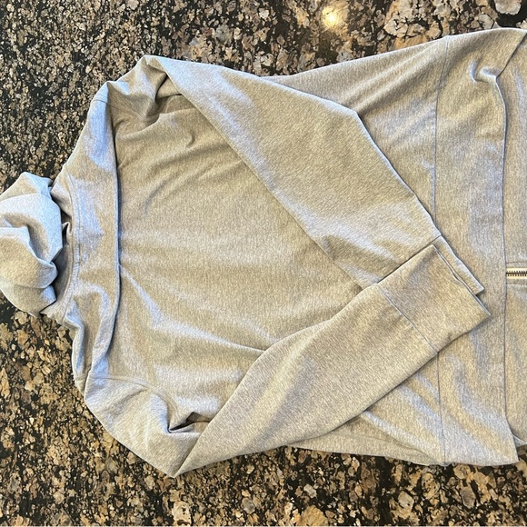 Vuori Gray Zip-Up Hoodie NWT - Picture 4 of 5